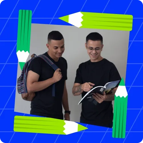 alunos sorrindo e conversando