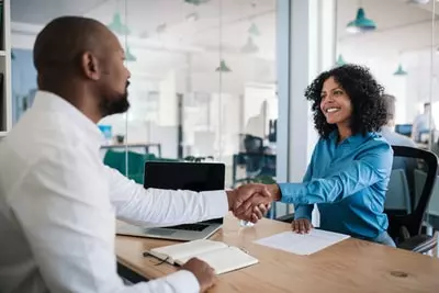 Supervisor de Cargos, Salários e Benefícios.webp